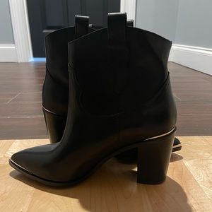 Steve Madden western style boots